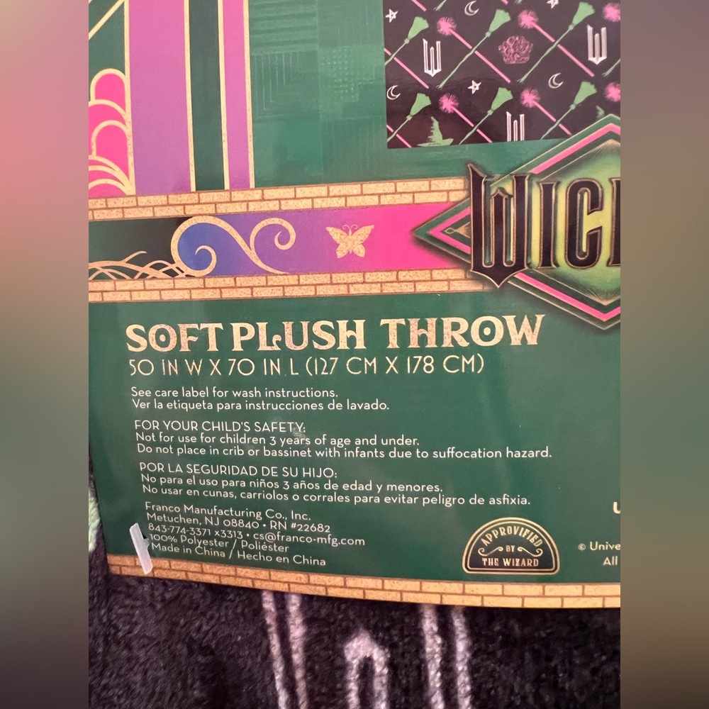 Wicked Musical Soft Plush Throw Blanket – 50” x 70” – Super Soft - Picture 5 of 7